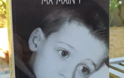 Un nouveau (super) livre dans notre bibliothèque : Tu peux lâcher ma main