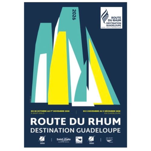 Groupe de jeunes qui discutent
